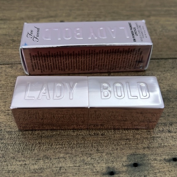Too Faced Lady Bold Cream Lipstick comeback queen - Picture 3 of 4